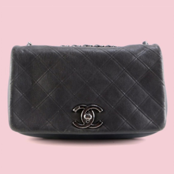 Chanel New Chic Diamond Quilted Medium Flap Bag